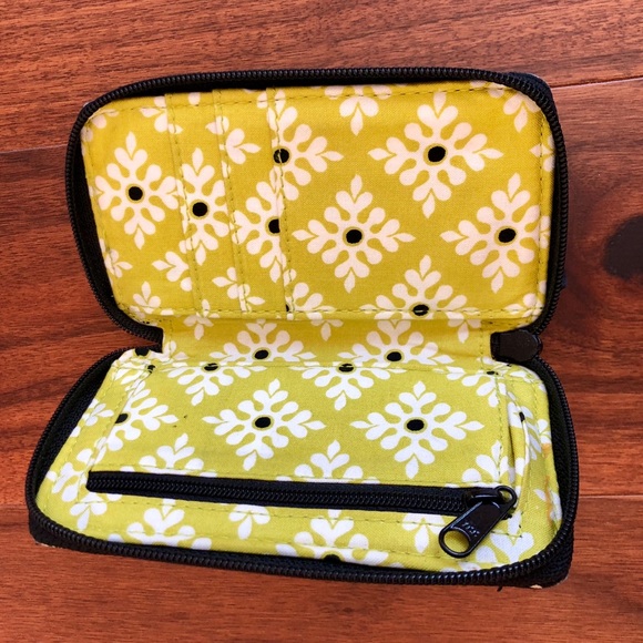 Vera Bradley Discontinued Baroque Print Wristlet LAST CHANCE! Donating! - Picture 3 of 3